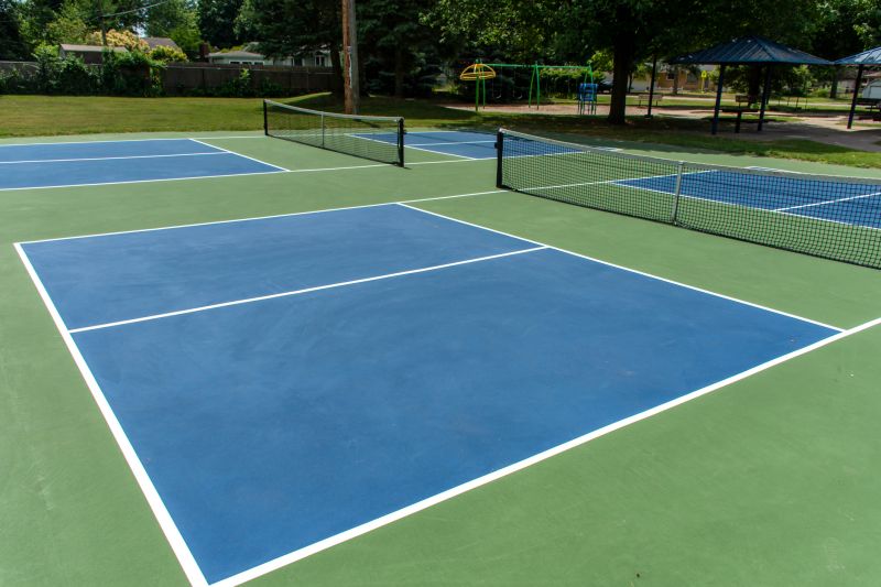 Who Does Tennis Court Repairs